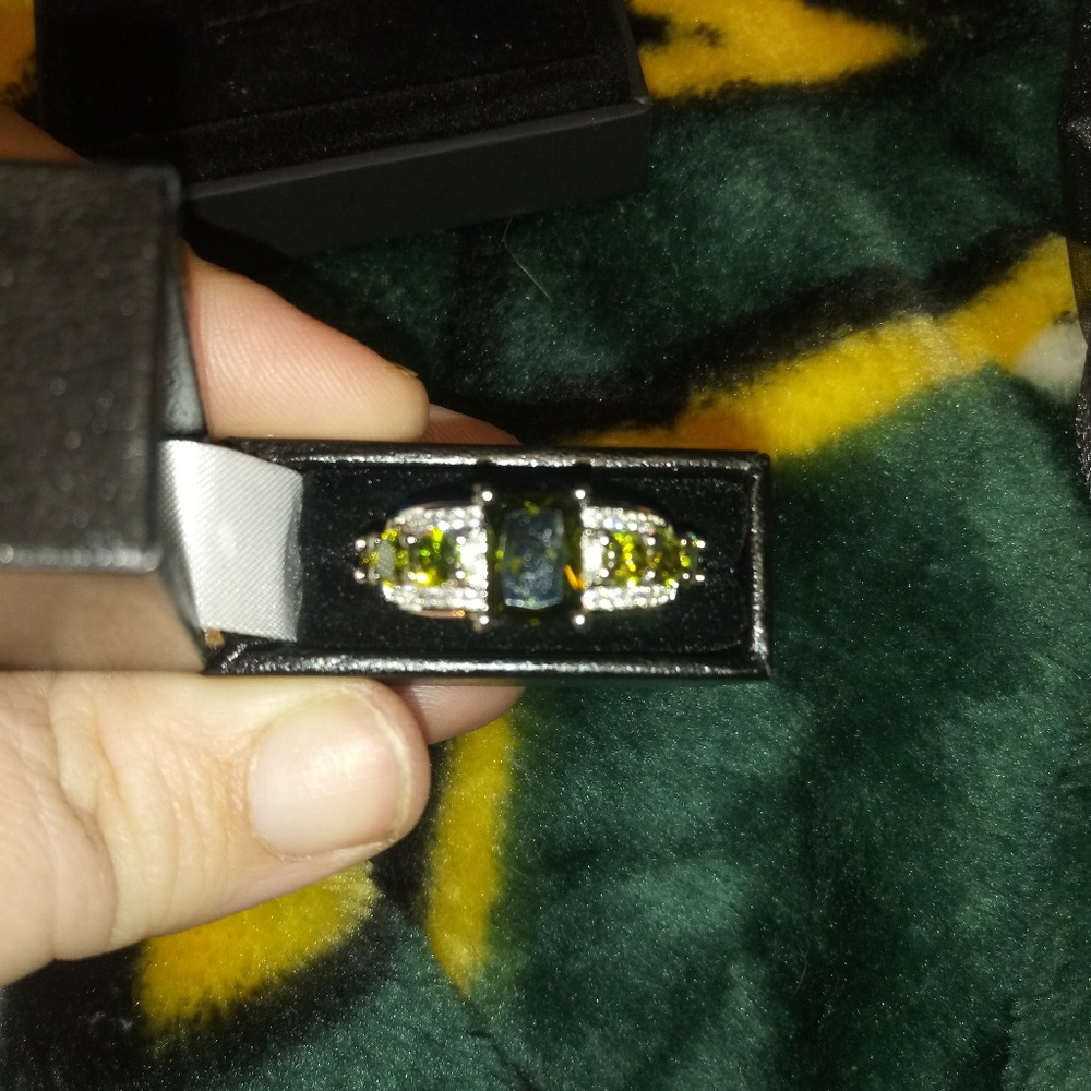 Unique ring - Picture 6 of 6